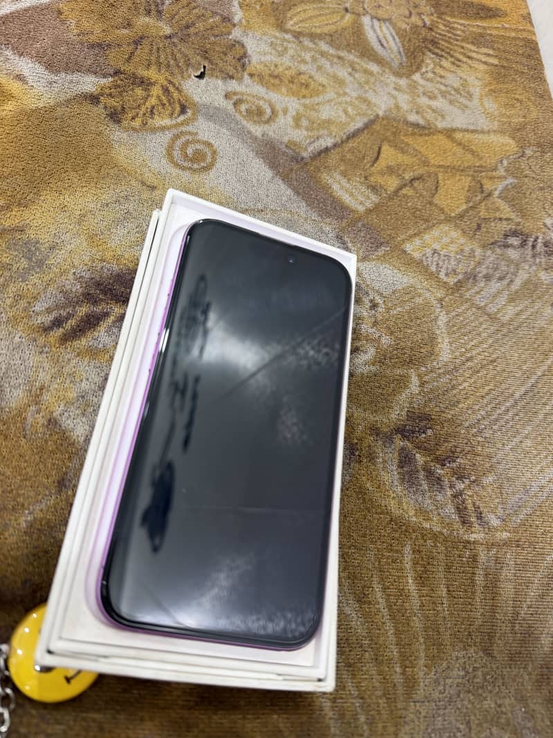 iPhone 16 4
