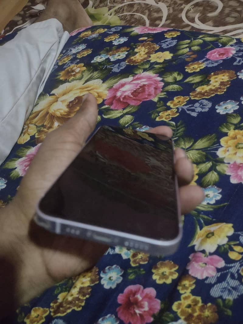 Apple iPhone 14 6