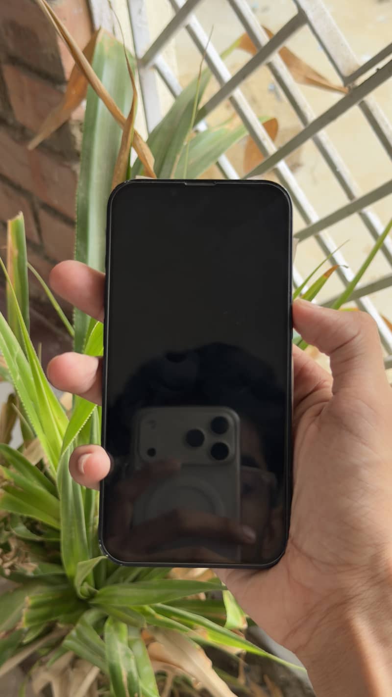 Apple iPhone 14 4