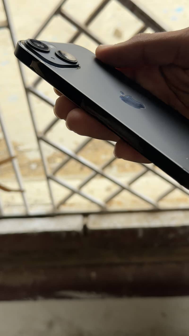 Apple iPhone 14 7