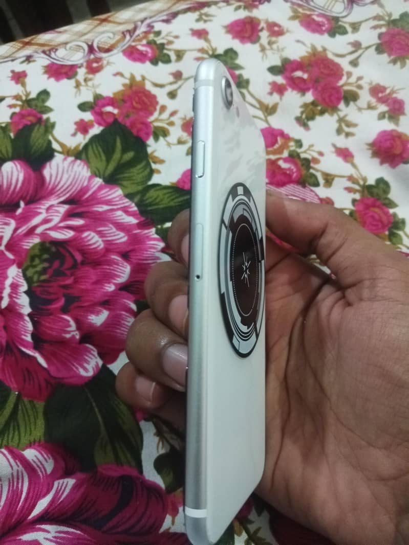 Apple iPhone SE 3