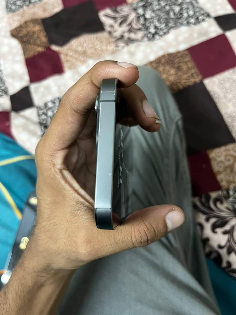 Apple iPhone 13 Pro 0