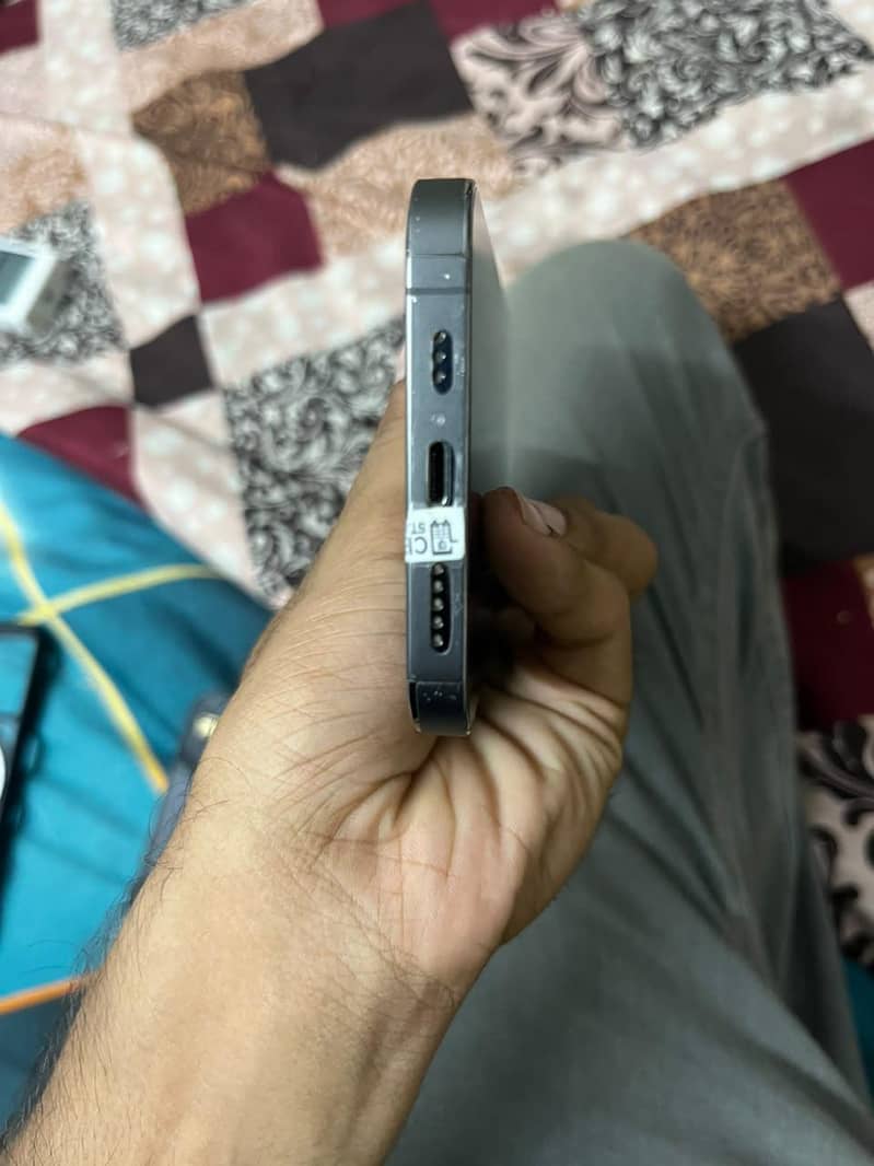 Apple iPhone 13 Pro 4