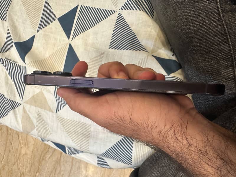 Apple iPhone 14 Pro Max 1
