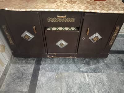 1 bed 2 side tables and 1 dressing table for sale