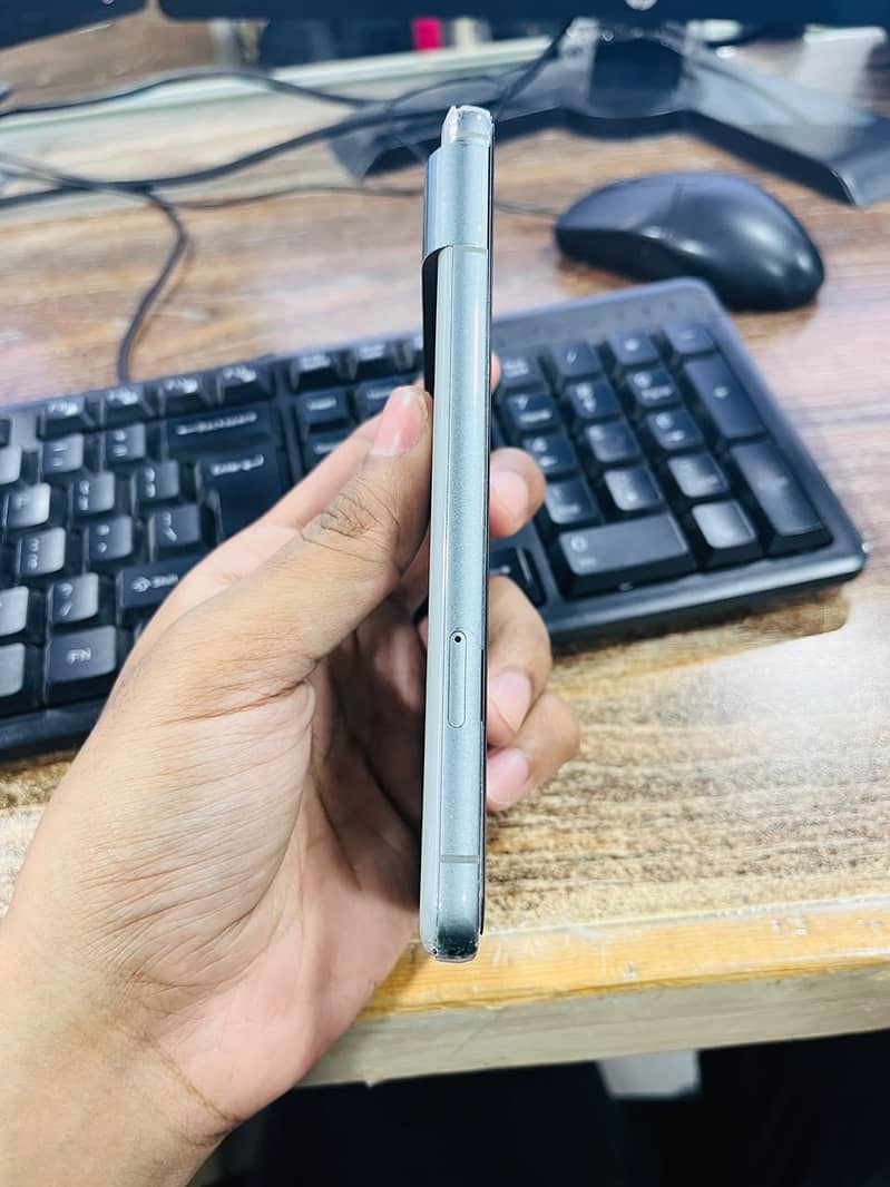 Google Pixel 8 5