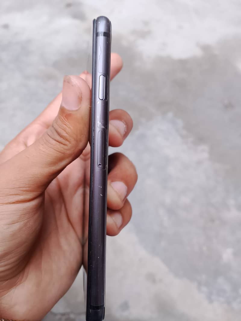 Apple iPhone 8 1