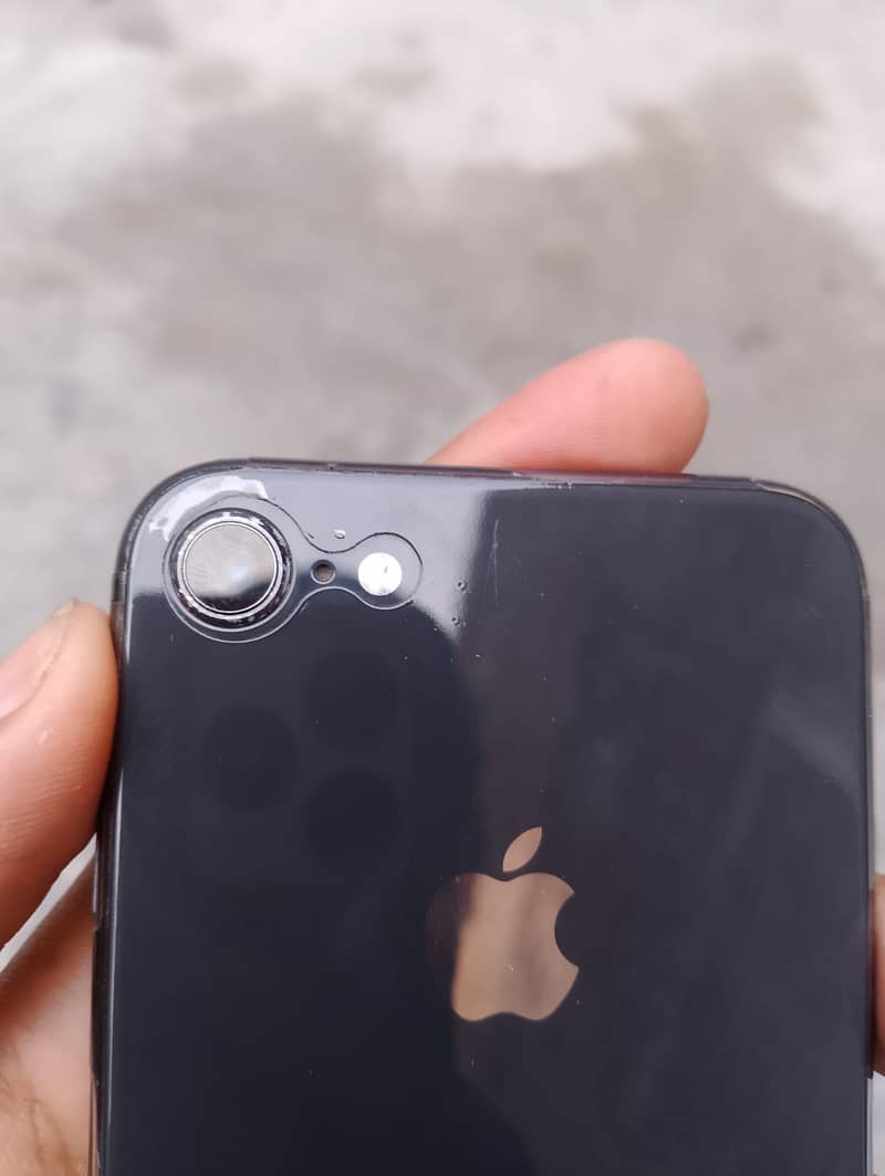 Apple iPhone 8 4