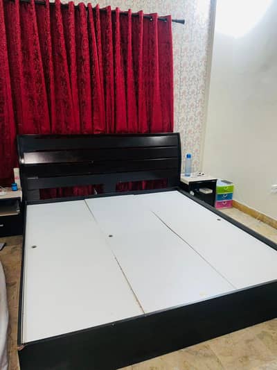 king side bed