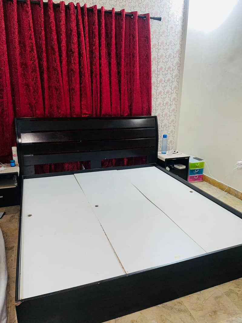 king side bed 0