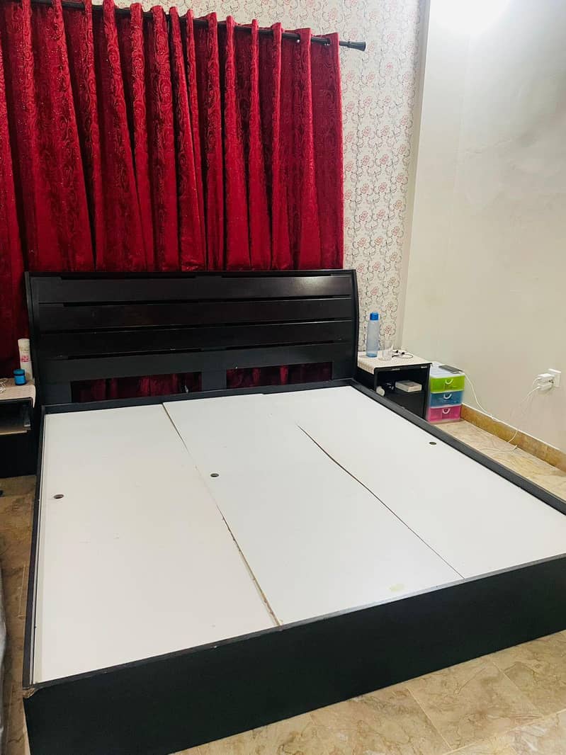 king side bed 1