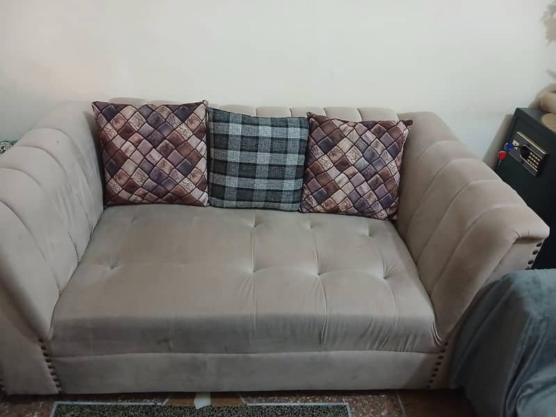 2 seater sofa 0