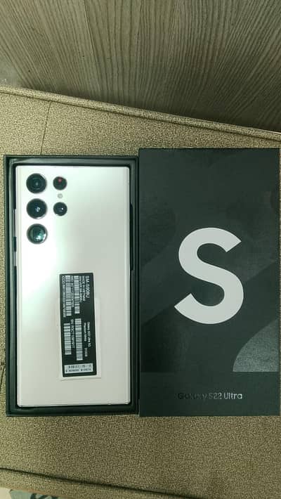 8Samsung Mobile S22 Ultra
