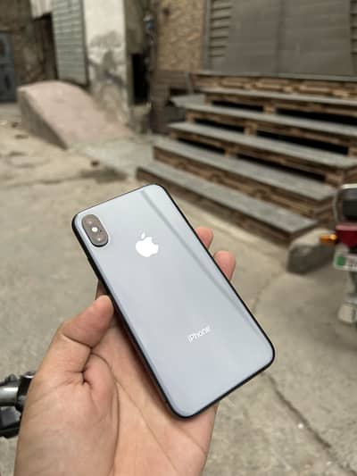 Iphone xs/ 64 gb / non pta / 03010499009 whstapp number
