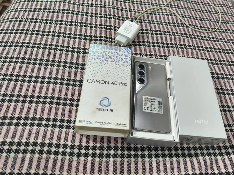 Tecno CAMON 40 Pro 4