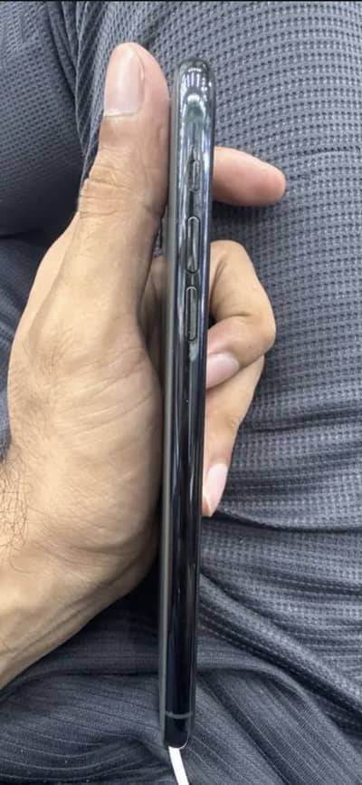 iPhone 11 pro max 256gb PTA