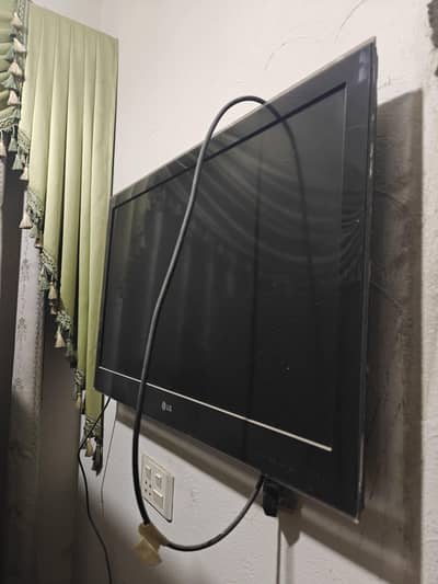 LG 3D 32 inch tv.