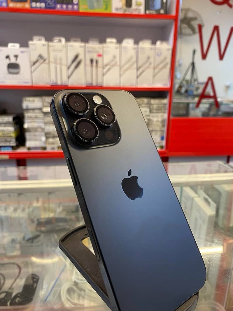 Apple iPhone 16 Pro 1