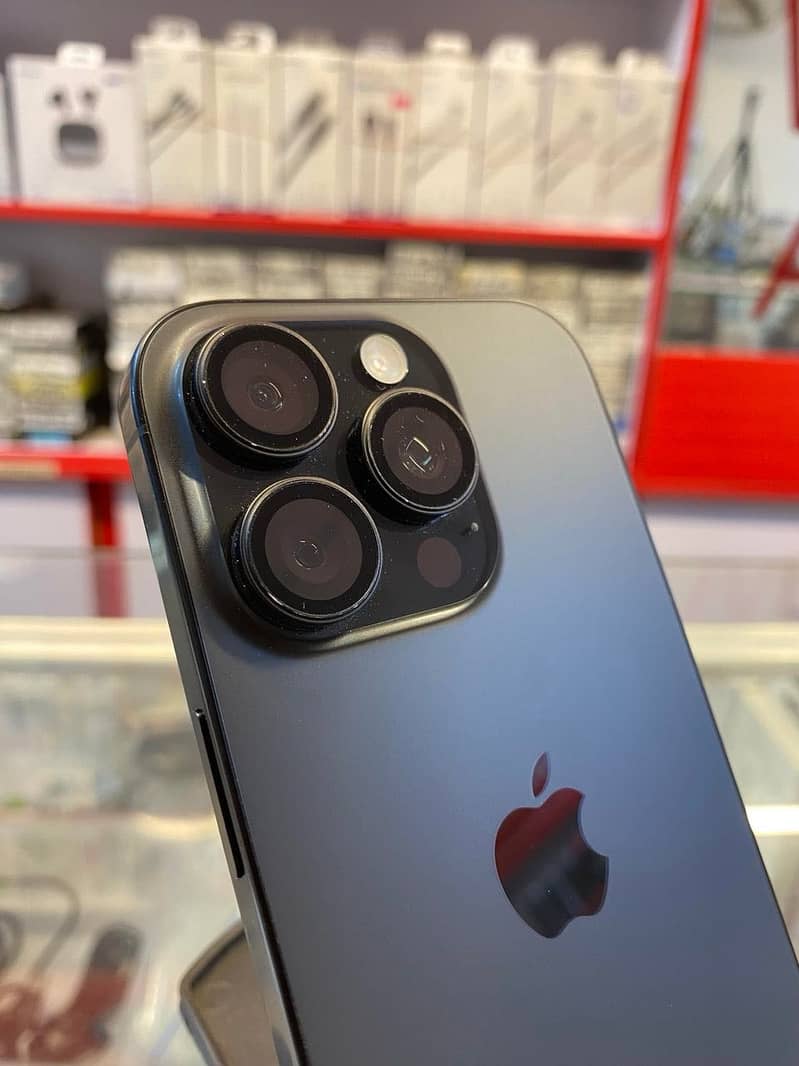 Apple iPhone 16 Pro 2