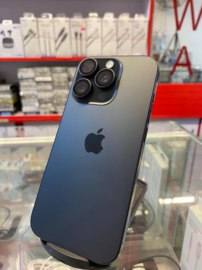 Apple iPhone 16 Pro 4