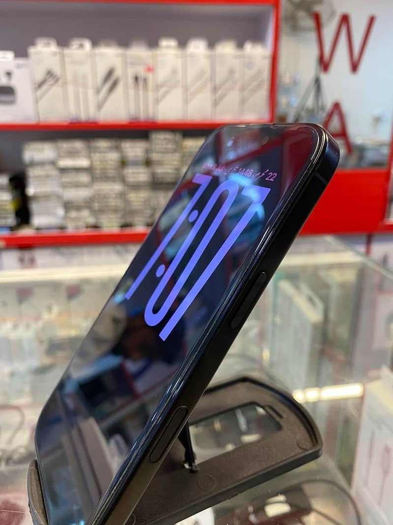 Apple iPhone 16 Pro 6