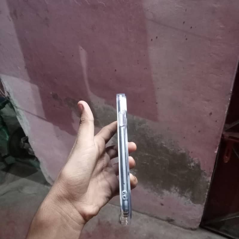 Apple iPhone 11 3