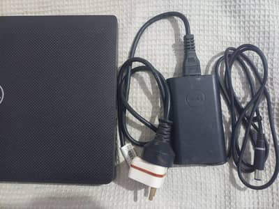 Dell latitude 7400 model 8 gb ram 256 SSD