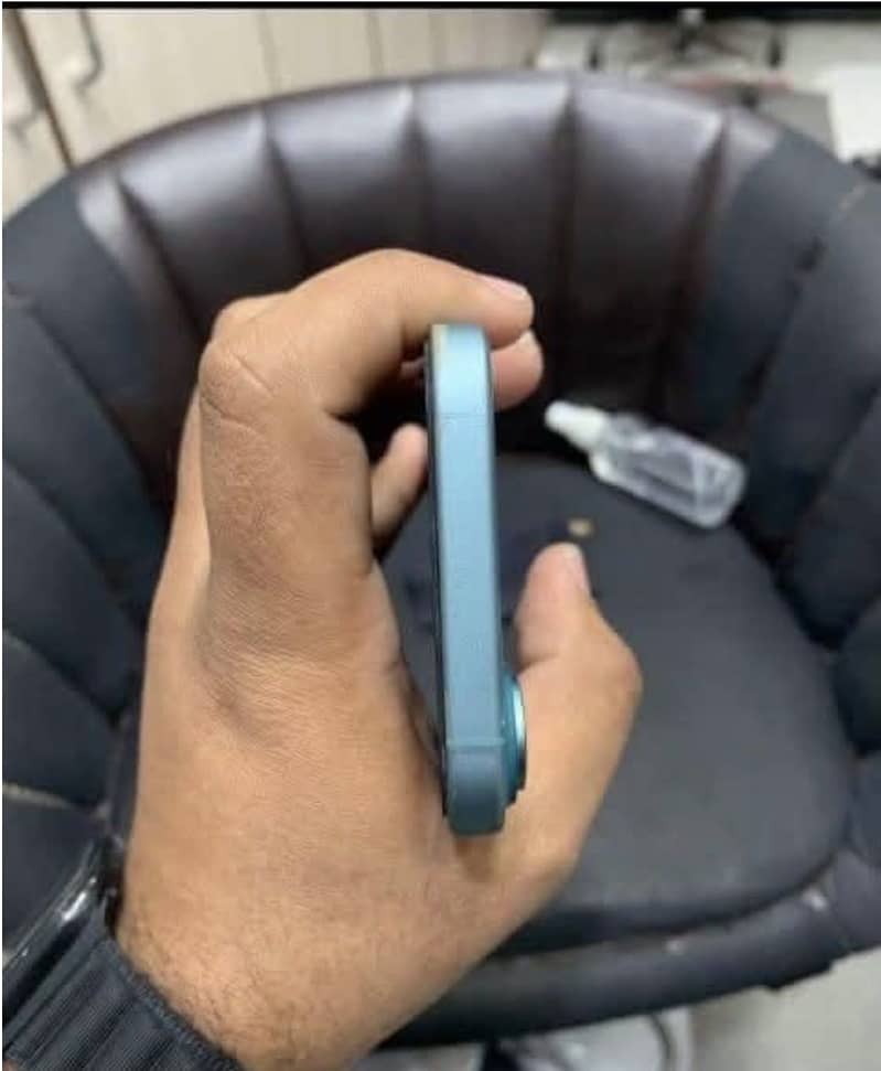 iPhone 16 2