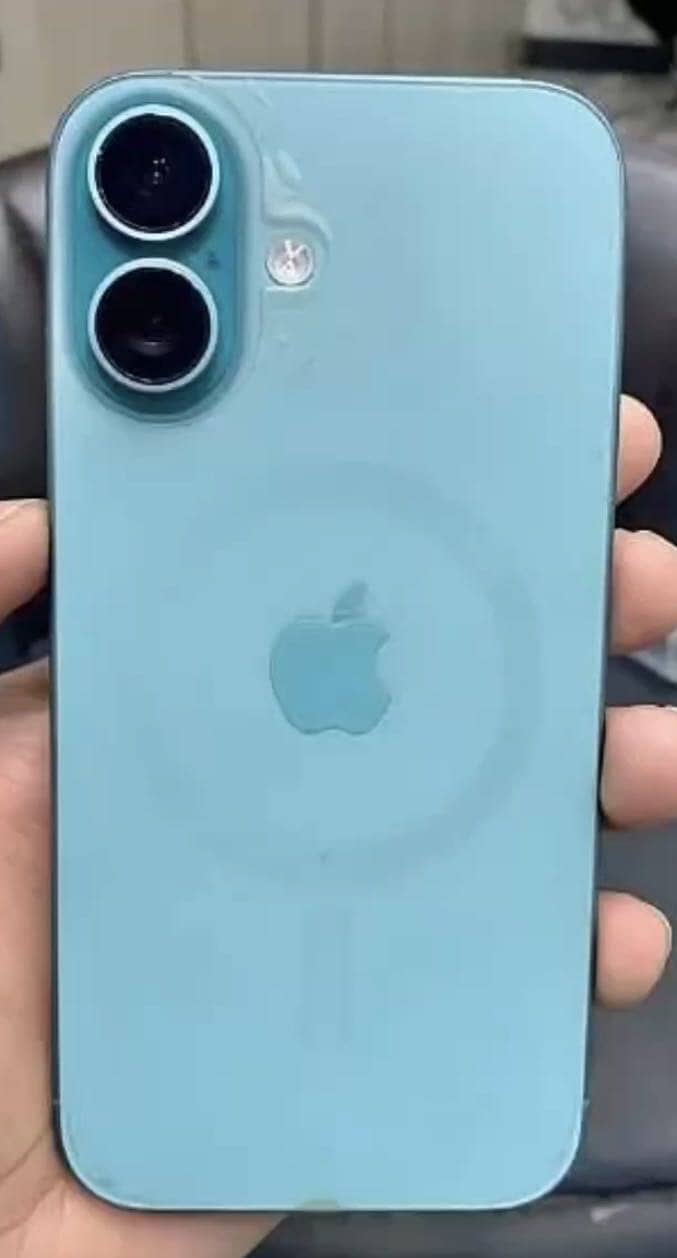 iPhone 16 4