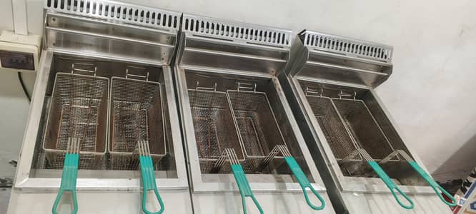 Fryer look like new zero time use just buy and install