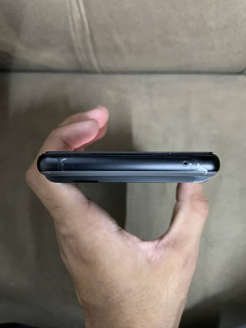 **GOOGLE PIXEL 6** 1