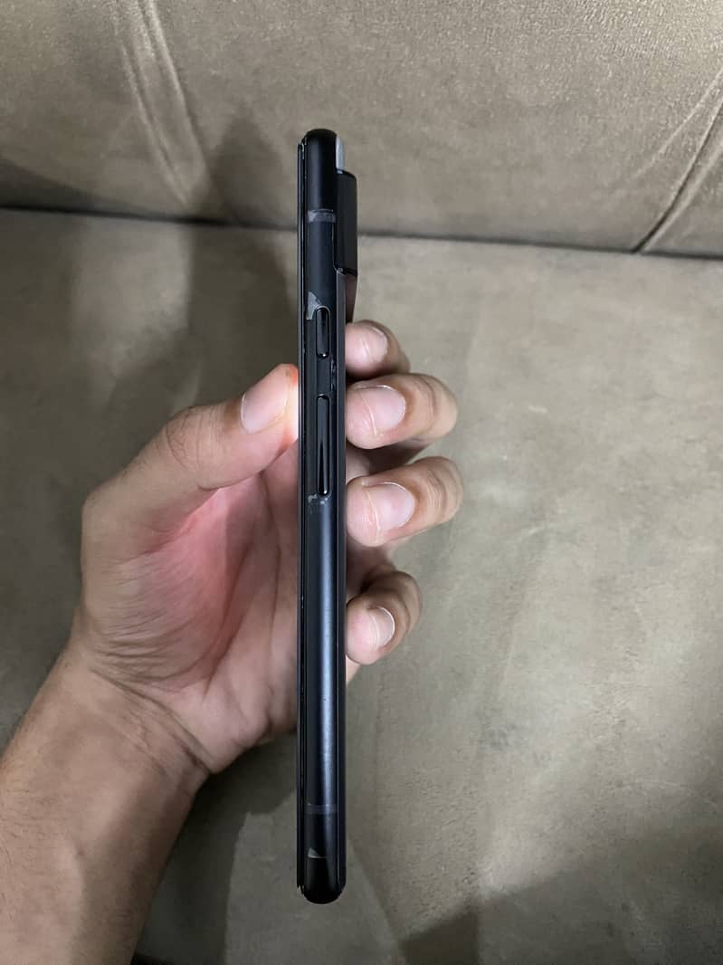 **GOOGLE PIXEL 6** 5