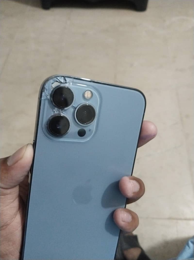 Apple iPhone 13 Pro Max 3