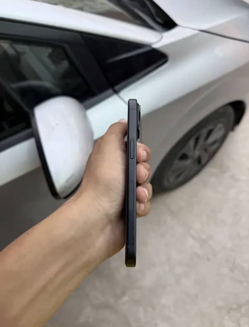 Apple iPhone 15 5