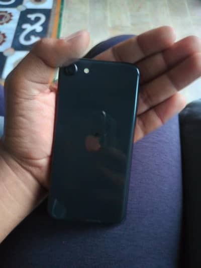 Apple iPhone SE