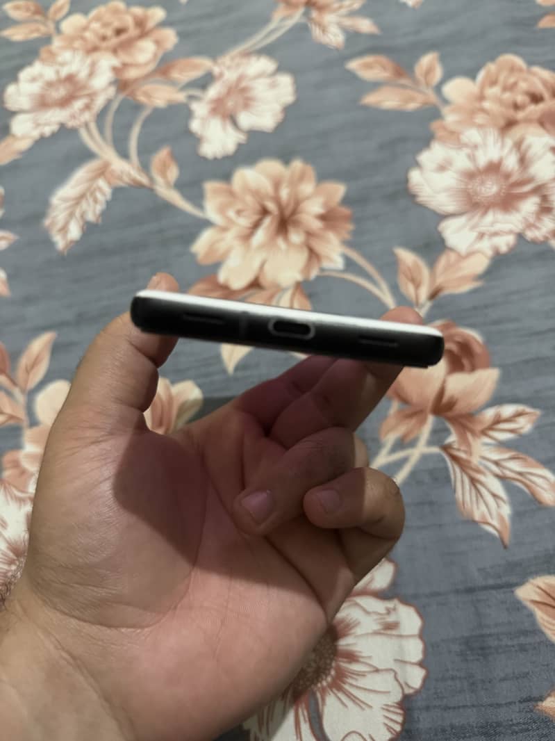 Google Pixel 6a 5
