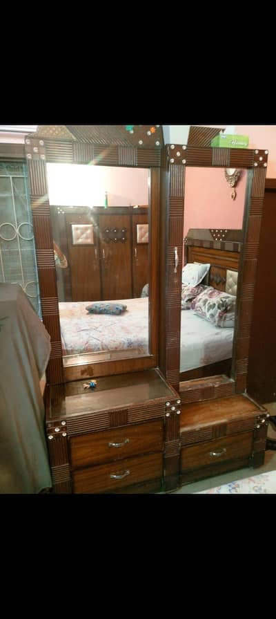 dressing table
