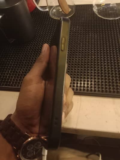 64 gb condition 10/10 water pack   person original