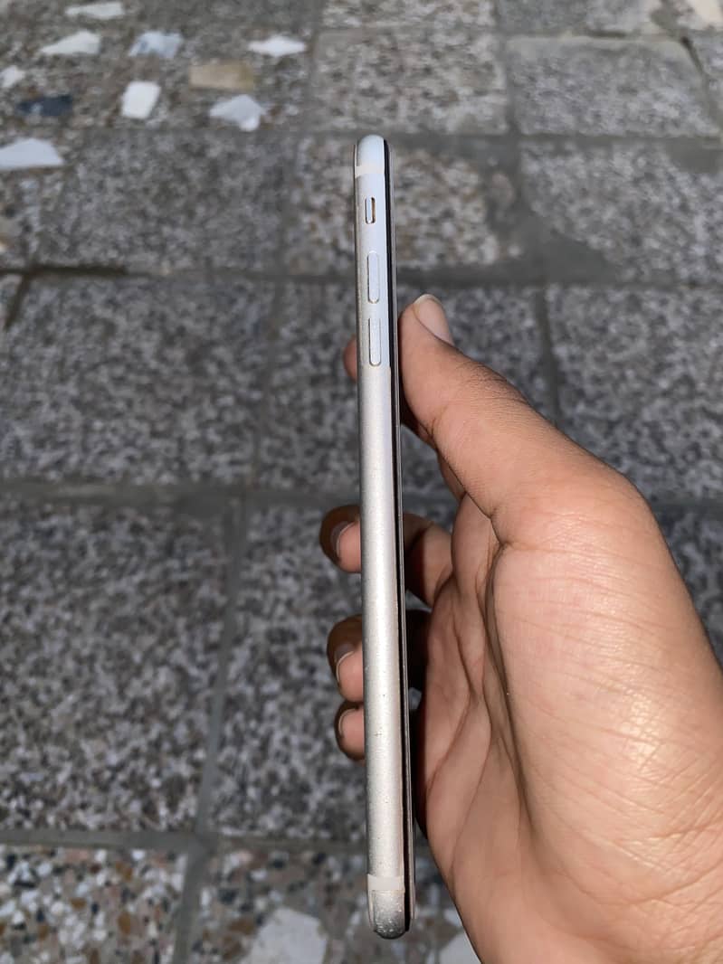Apple iPhone 7 Plus 2