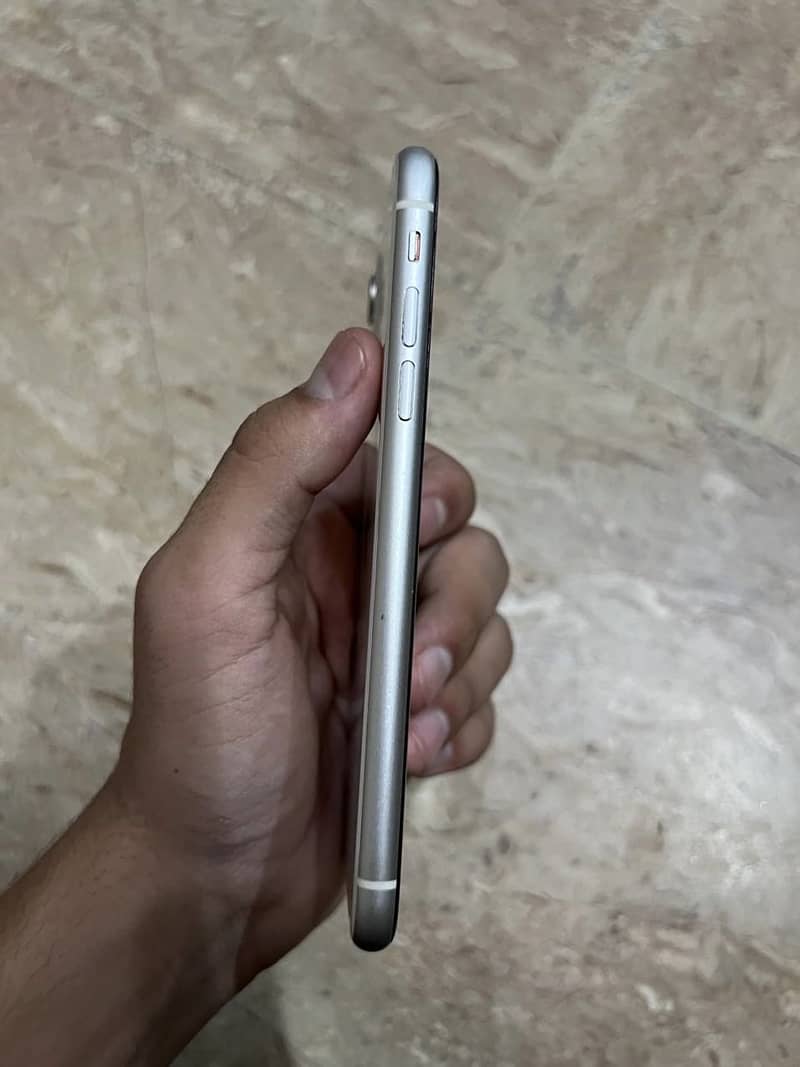 Iphone 11 4