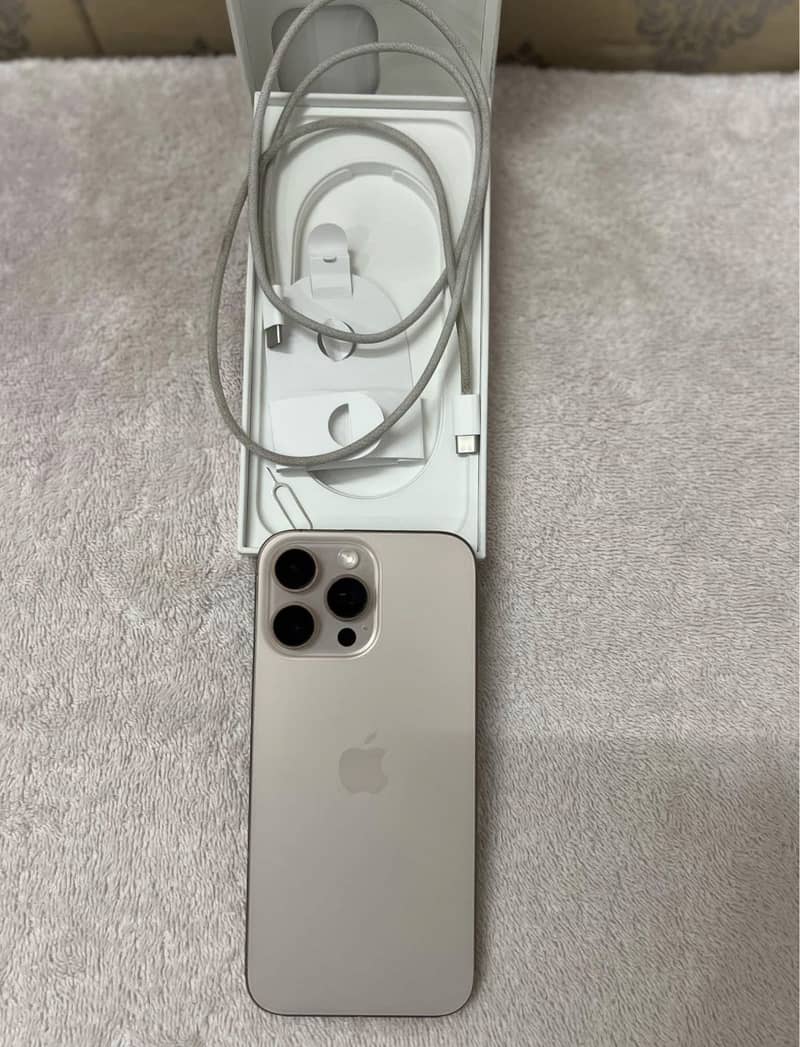 iPhone 16 pro Max 2