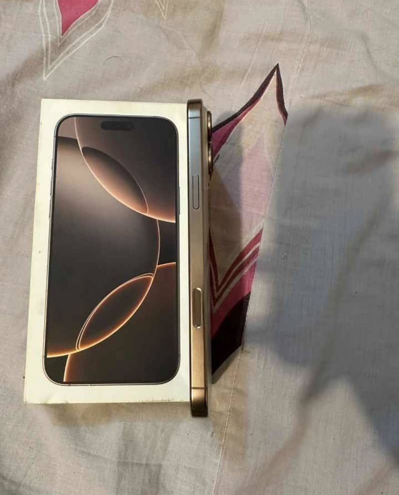 iPhone 16 pro Max 3
