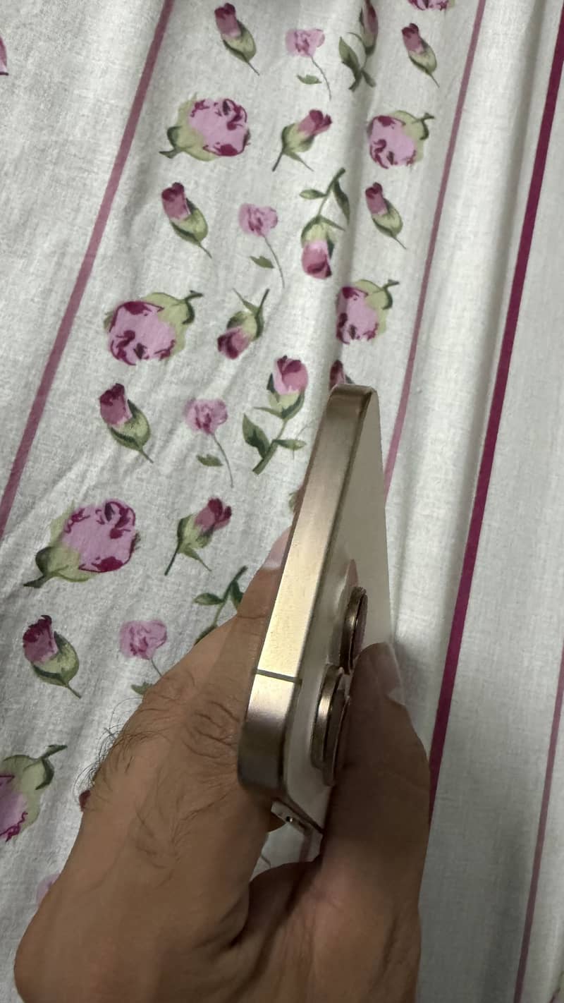 Iphone 16 pro max 5
