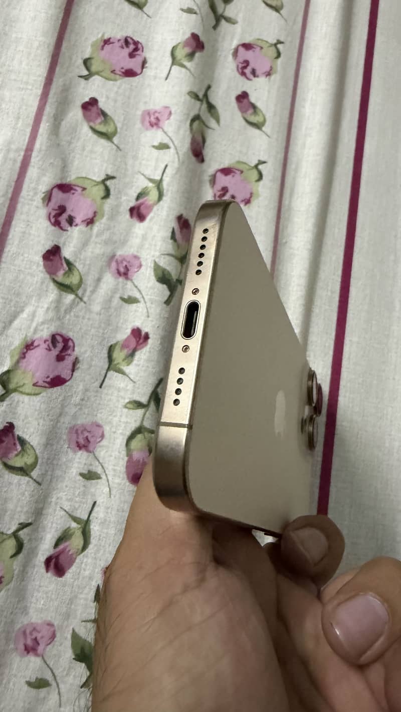 Iphone 16 pro max 6