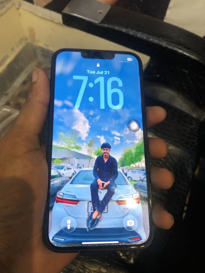 Apple iPhone 13 2