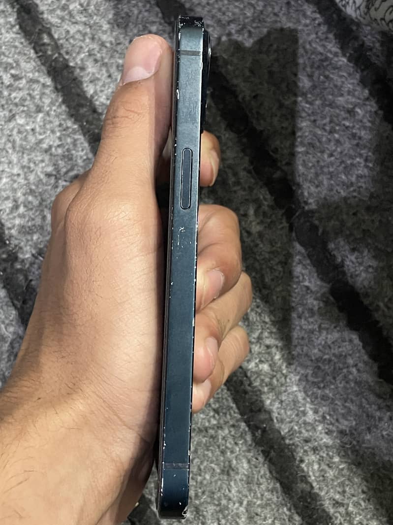 Apple iPhone 13 3