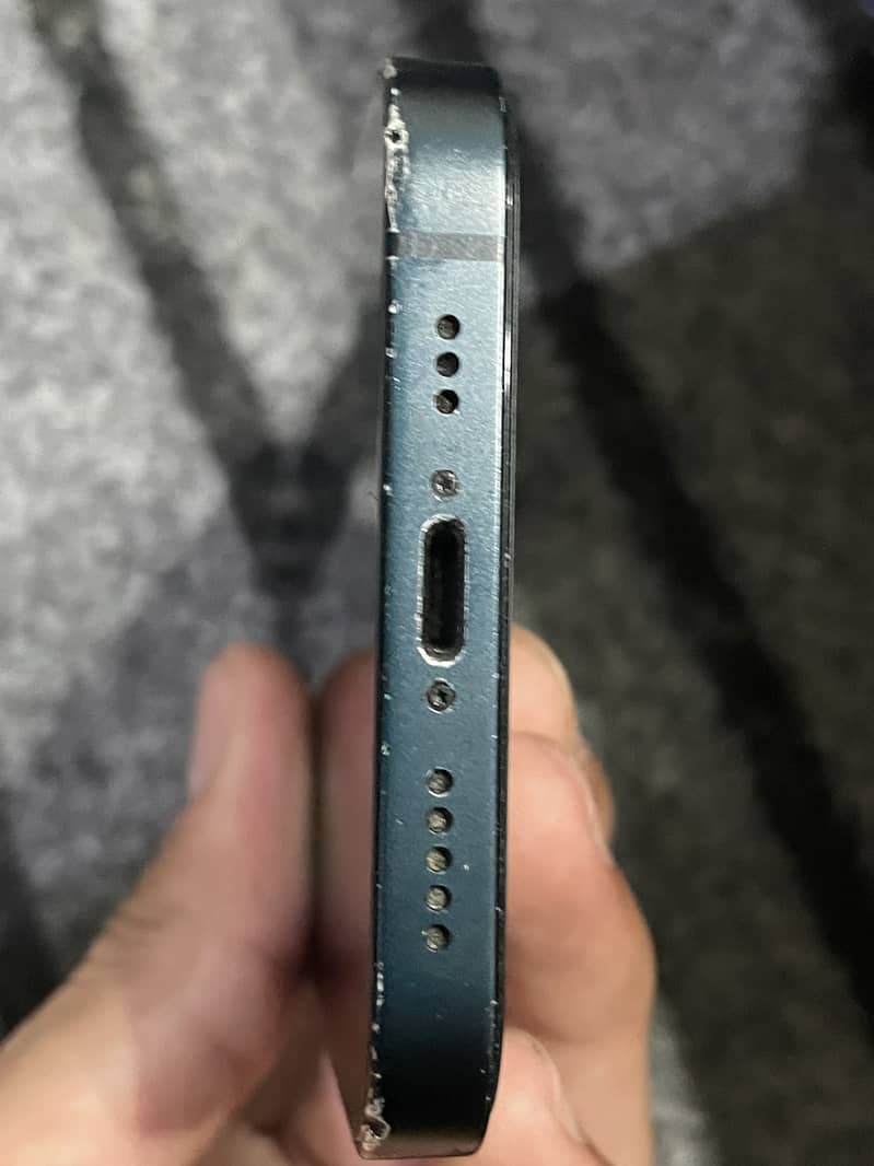 Apple iPhone 13 4