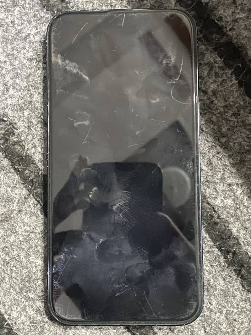 Apple iPhone 13 5
