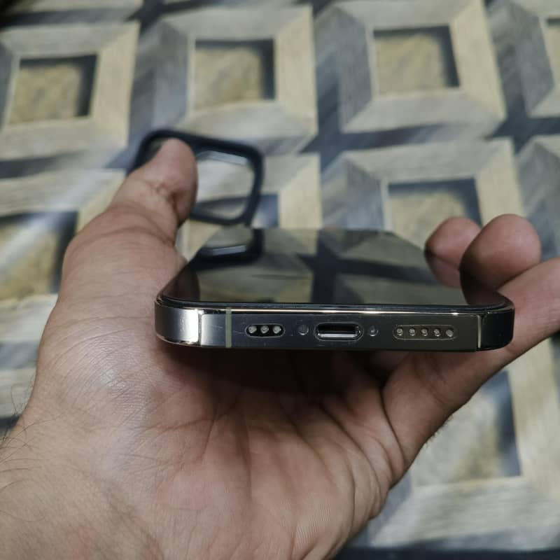 Apple iPhone 14 Pro 3
