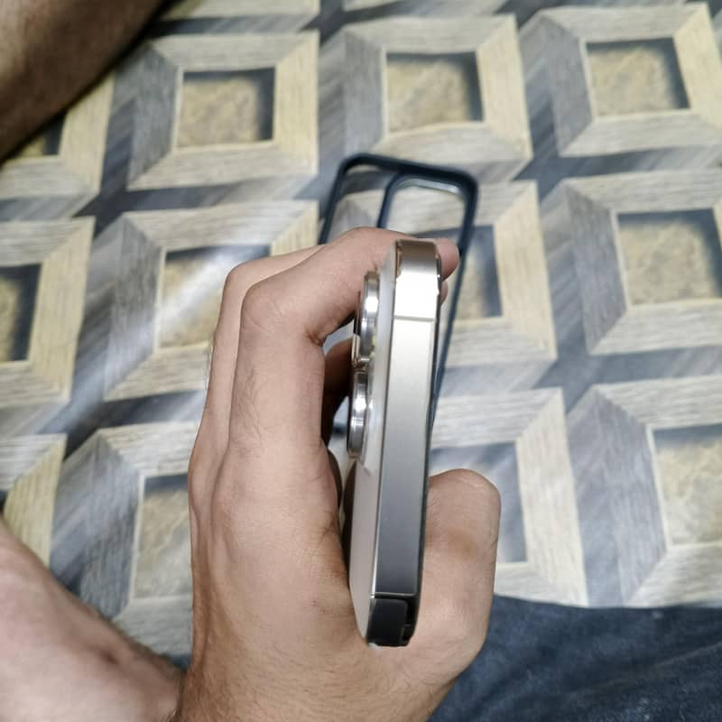 Apple iPhone 14 Pro 4